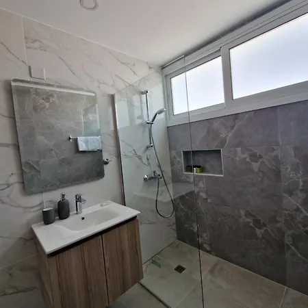 One Bedroom Apartment, No 205, Kato -by Imh Travel & Tours * פאפוס