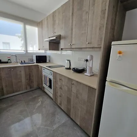 One Bedroom Apartment, No 205, Kato Paphos -By Noma Stays Cyprus *